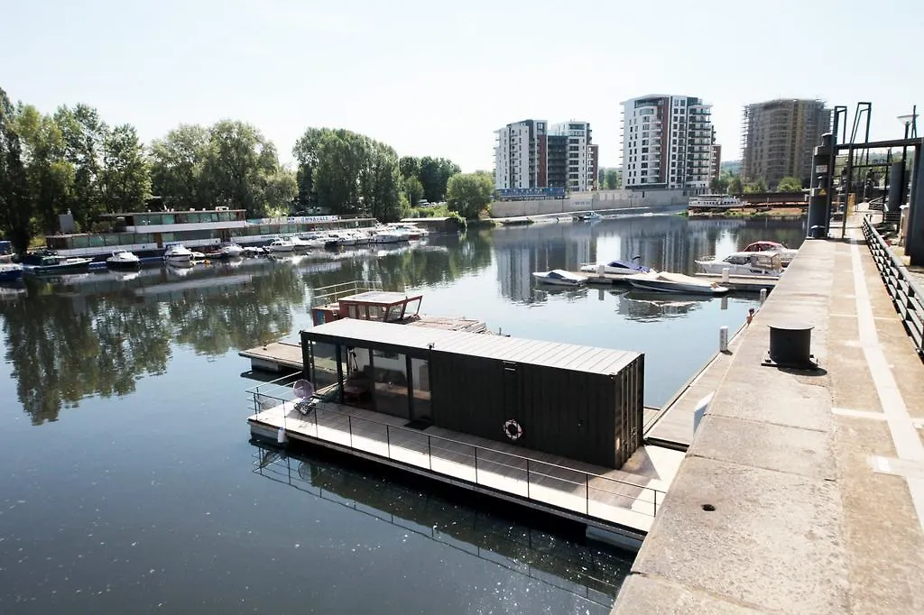 Unique Floating Houseboat By Easybnb location