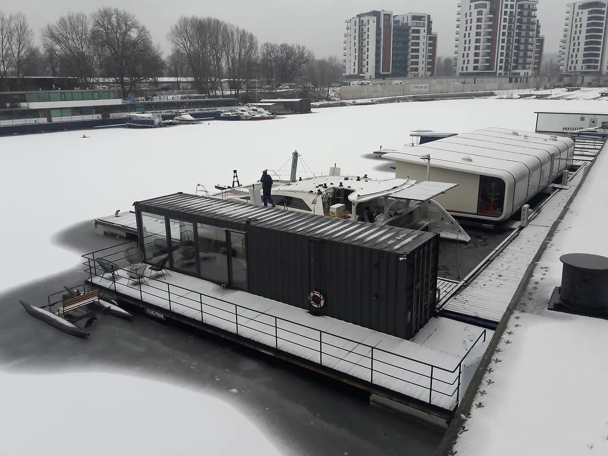 **** Botel Unique Floating Houseboat By Easybnb Tsjechië